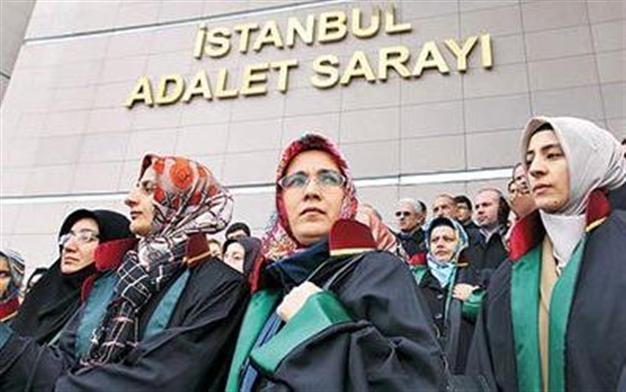 Dismissal of headscarved lawyers from court violates their rights: Top court