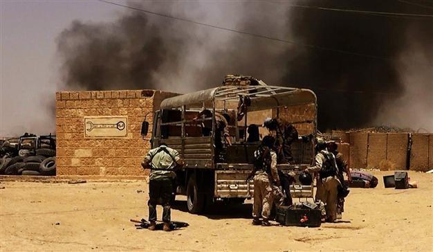 Syria struck militants on Iraq border, Maliki tells BBC