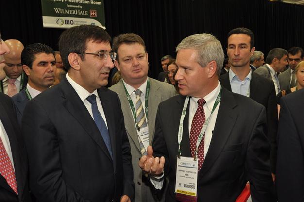 Turkey seeks to charm foreign pharma investors with purchase guarantee