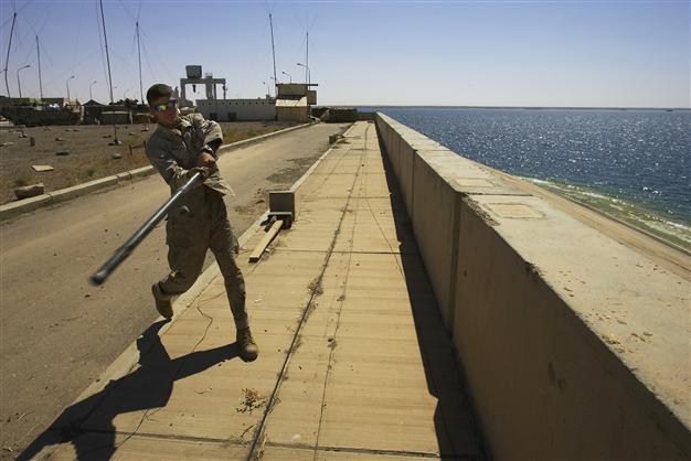 US air strikes target militants near Iraqs Haditha Dam