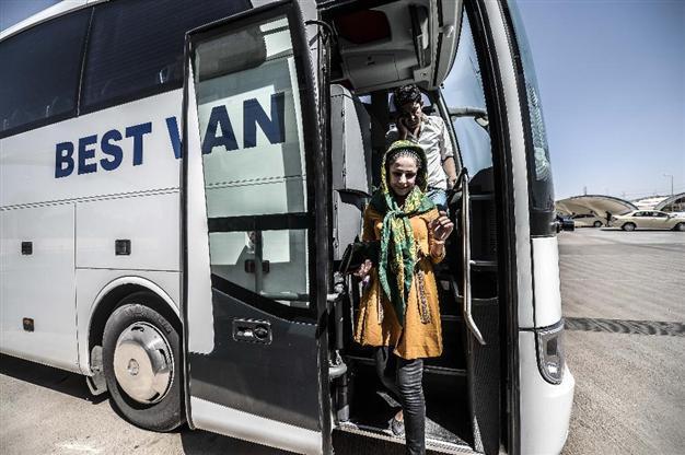 Thousands of rich Iraqi Kurds take long way to Turkey