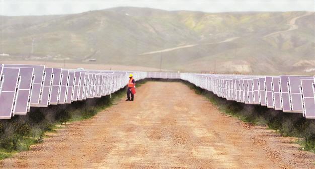 Israeli firm looks to keep solar power generators running at night