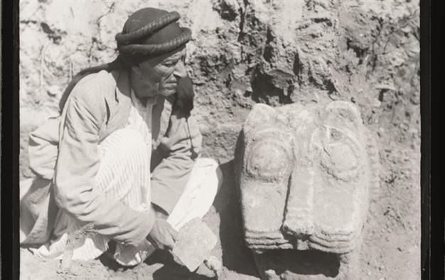 Archaeology and photography at ancient Alalakh