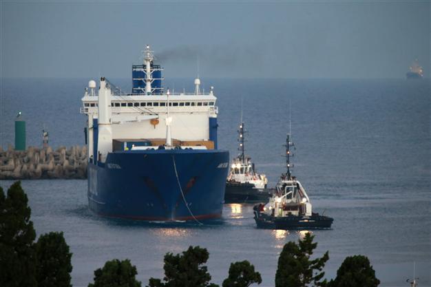 Transfer of Syrian chemical weapons begins in Italy