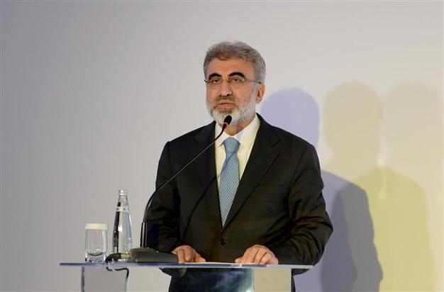 Turkish minister denies buying smuggled oil from ISIL, slams Western reports