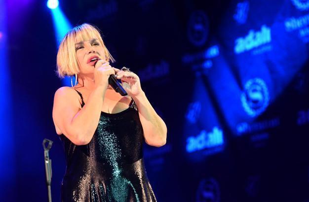 Turkish pop diva targeted by media over criticism of headscarves in schools