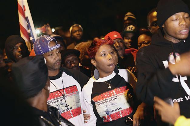 Thousands march in Ferguson to protest police violence