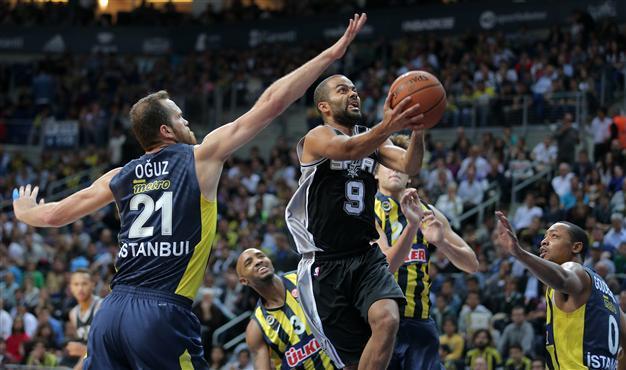 Duncan, Parker help NBA champion San Antonio Spurs beat Fenerbahçe Ülker