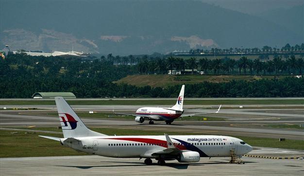 Malaysia Airlines to refund cancellations after MH17