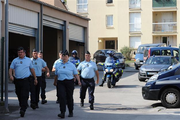 Alleged jihadists surrender in France after Turkey trip