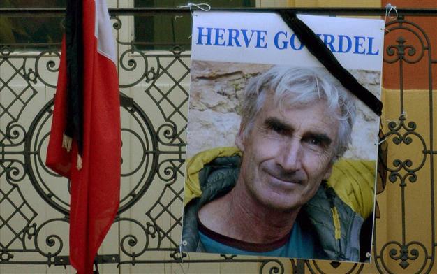 Algerian militants behead kidnapped French tourist