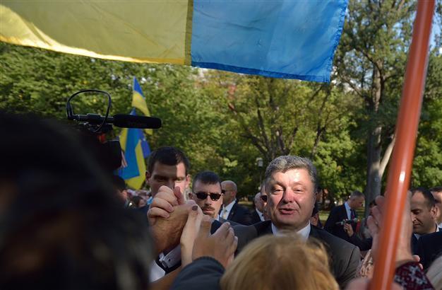 Ukraines president sees country applying for EU membership in 2020