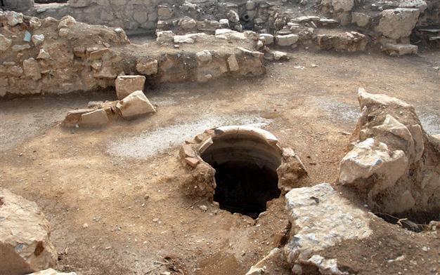 Mystery of mass graves in ancient Roman village under examination