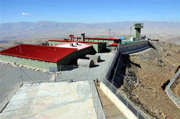Turkey’s new military outposts are crucial: Only woman contractor