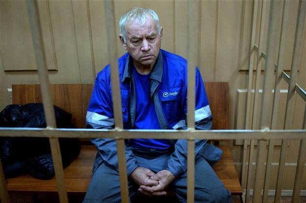 Russia detains four more suspects in Total crash probe