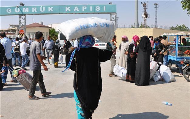 Syrians stay in ex-prison building in Turkish border town
