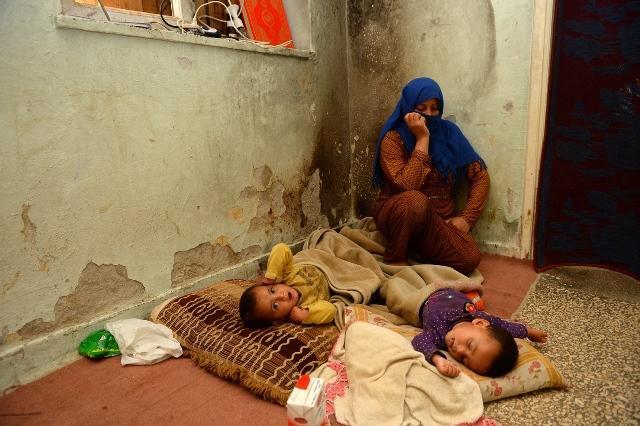 Syrians stay in ex-prison building in Turkish border town