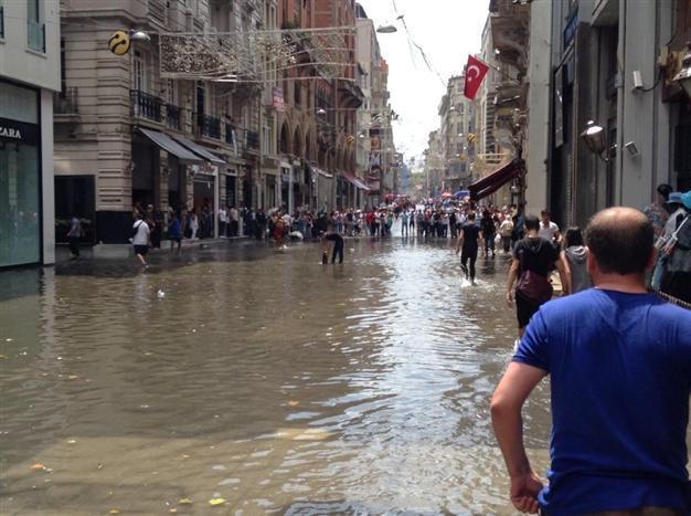 İstiklal Avenue flooded as heavy rains hit Istanbul