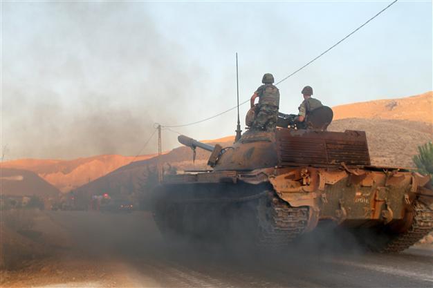 Gunmen kill eight Lebanese soldiers near Syria border