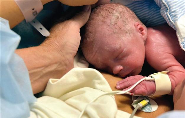 Swedish woman worlds first to give birth after womb transplant