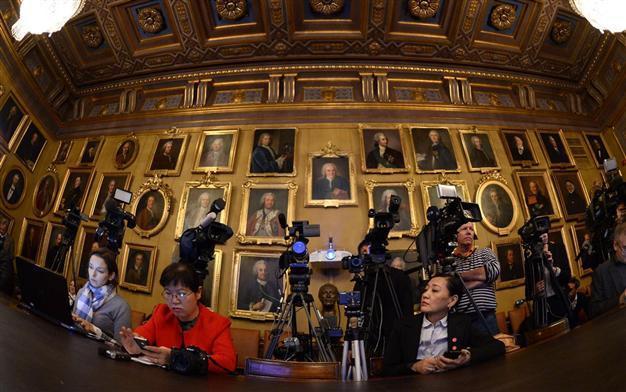 Nobel Prize for physics goes to inventors of low-energy LED light