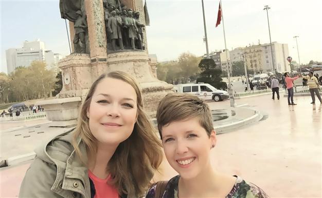 Hanna and Laura in Istanbul