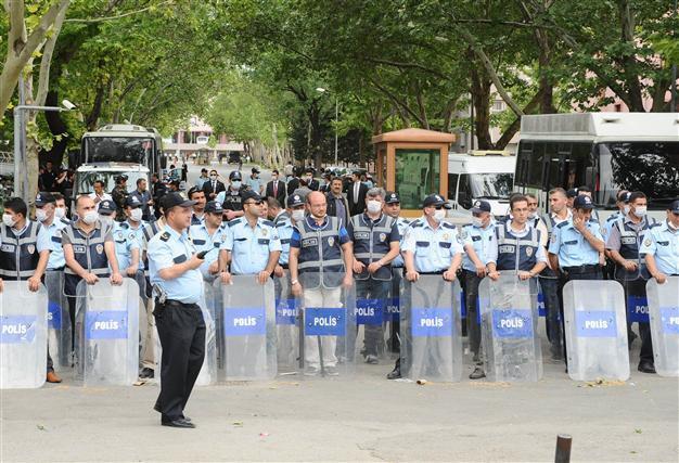 Turkish gov’t bypassing Parliament’s EU panel in launch of security bill: CHP