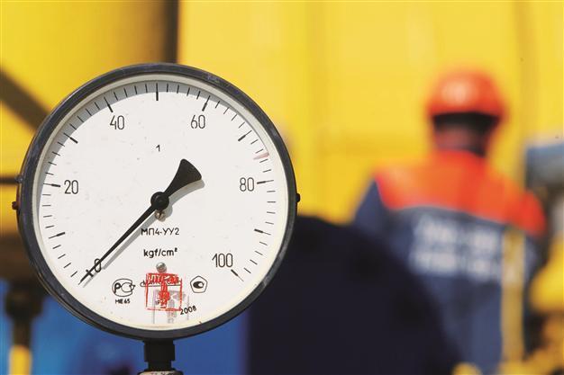 Ukraine, Russia see imminent end to latest gas war