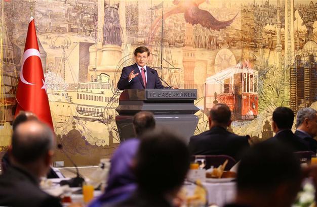 Turkish PM says Kobane offers two paths: Peace or pain