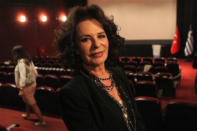 Actress Hülya Koçyiğit leads list of Presidential Award winners