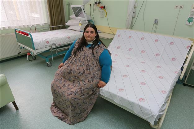 250-kilogram Turkish teenager fights for health
