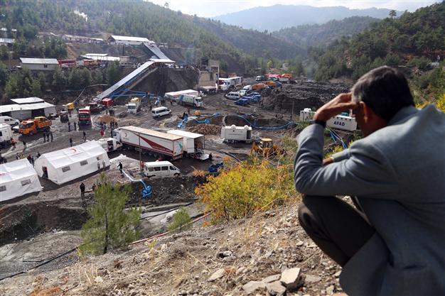 Hope waning for trapped Turkish miners