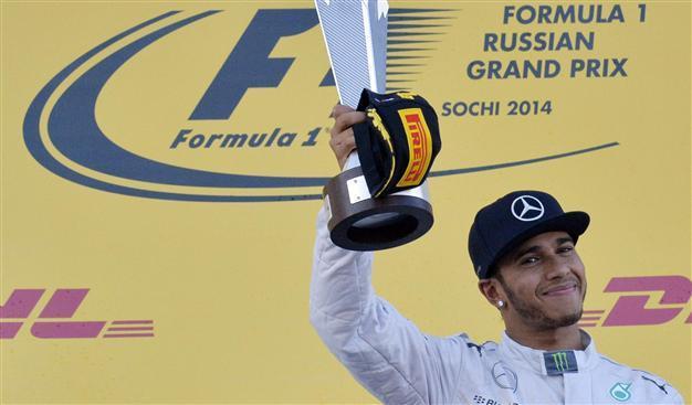 Hamilton seeks to divert attention from F1s problems