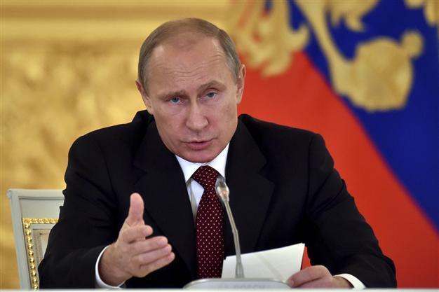 EU reminds Serbia of commitments as Putin visits