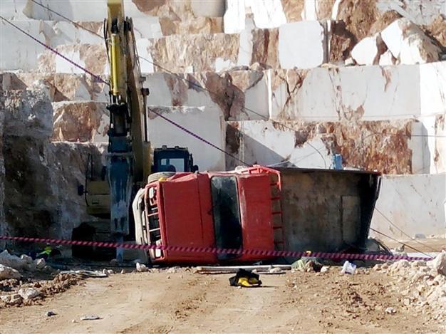 Four workers killed as bus tips over in Aegean province