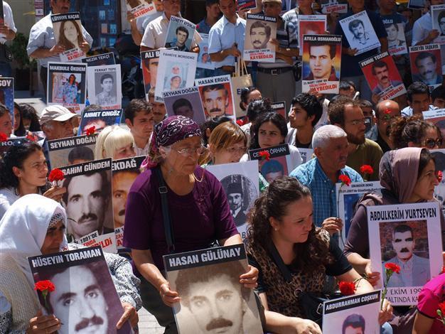 Saturday Mothers meet for 500th time in hope of finding lost loved ones