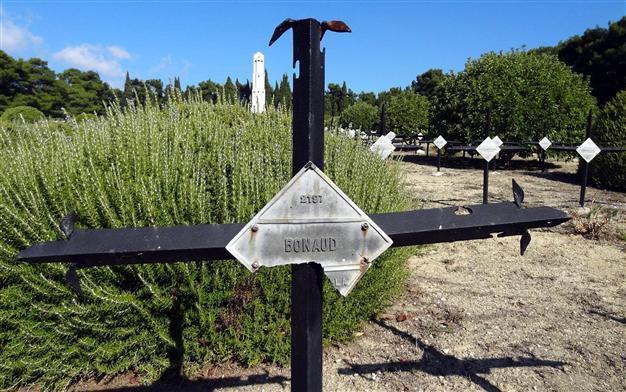 Metal objects stolen from French cemetery at Gallipoli battlefields