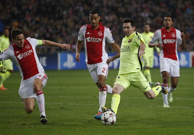 Messi masterclass papers over Barca cracks
