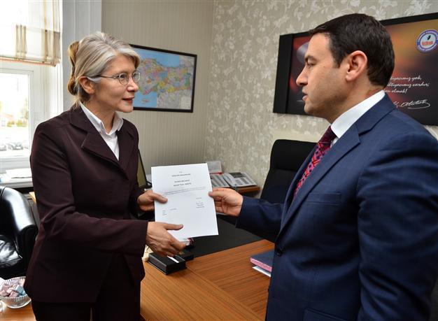 Former CHP dissident Tarhan forms a new party