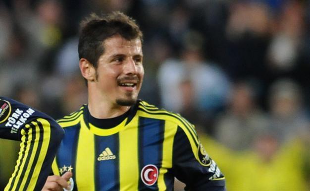 Pope calls Fenerbahçe captain for charity match