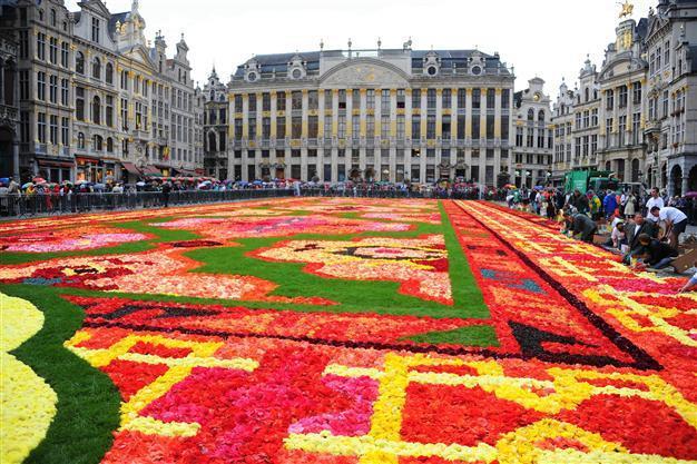 Flower carpet commemorates Turkish immigration in Belgium