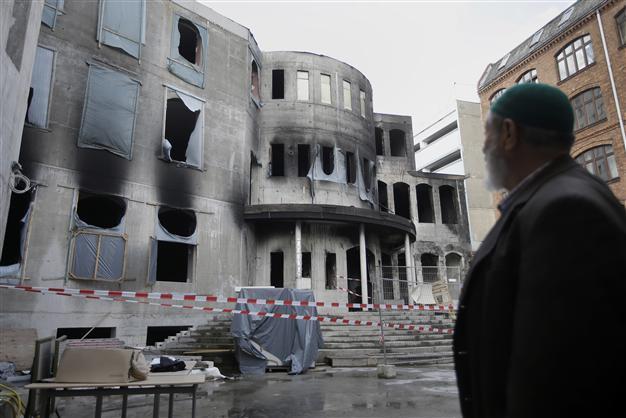 Berlin police suspect arson in mosque fire