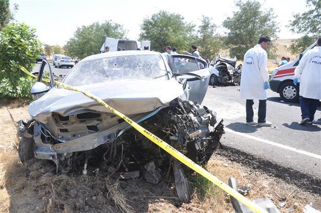 Three policemen set to escort Kurdish singer killed at accident