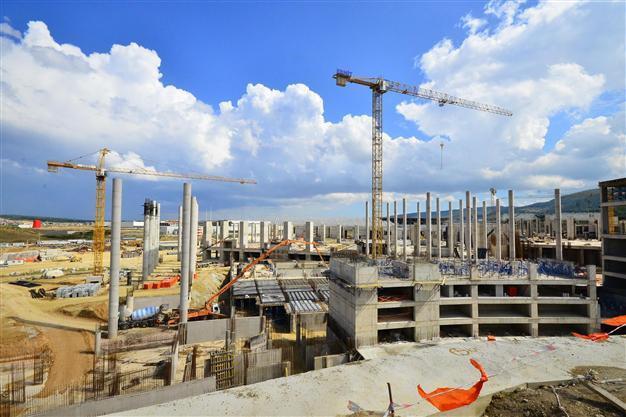 Turkish housewives enjoy profit from construction cranes