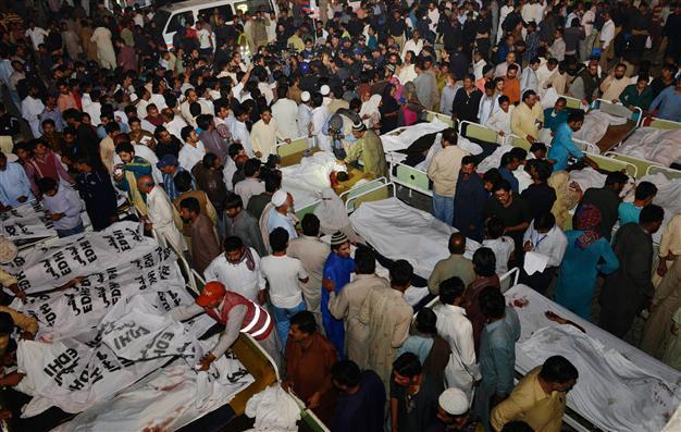 45 killed in suicide blast at Pakistan-India border post: police