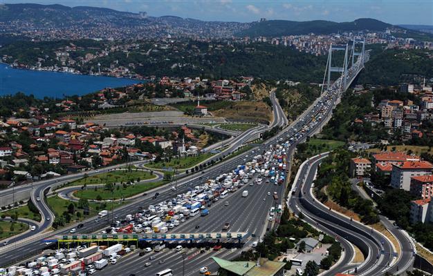 Turkey to re-launch bid to privatize roads, bridges