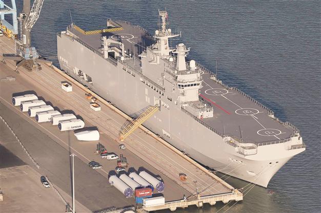 Moscow gives France until end of November to deliver warship: report