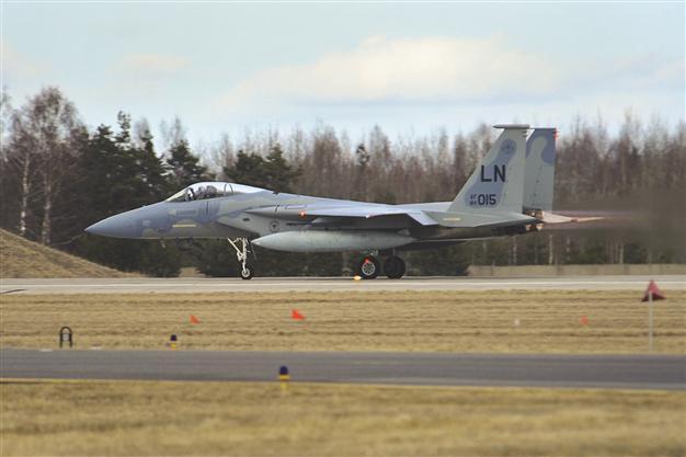 Atheist must swear to God, or leave US Air Force