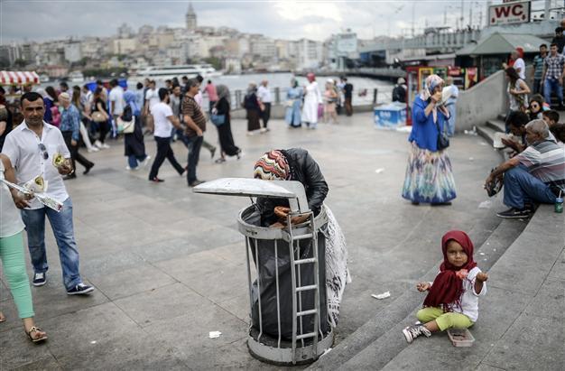 Turks warming to EU as concerns related to refugee flow skyrocket: Survey