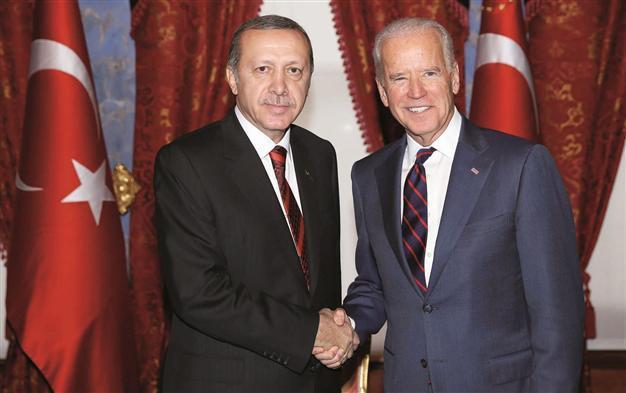 Turkey, US agree on Iraq but disagree on Syrian front in anti-ISIL fight